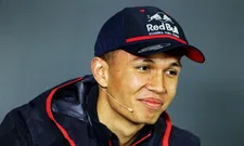 Thumbnail for article: Alexander Albon en zijn (Franse) engineer verkennen Paul Ricard alvast!