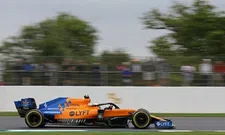 Thumbnail for article: Lando Norris giechelend voor de camera na topprestatie