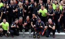 Thumbnail for article: Brundle lyrisch: "Geef Verstappen het juiste materiaal en hij is onverslaanbaar"