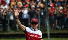 Thumbnail for article: Verstappen mogelijk naar FIA-gala, zou hij er net zoveel zin in hebben als Kimi?