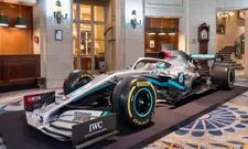 Thumbnail for article: BREAKING: Mercedes toont nieuwe livery met rode elementen van nieuwe sponsor