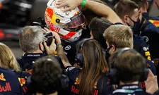 Thumbnail for article: ‘Als ze Verstappen willen houden zullen ze hem toch echt meer moeten geven’