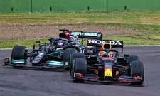 Thumbnail for article: Jos Verstappen ziet meer in schouderduwtje tussen Verstappen en Hamilton