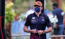 Thumbnail for article: Verstappen reageert gevat op situatie: 'Lovely'