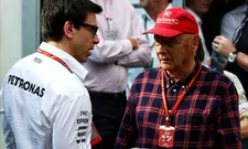 Thumbnail for article: Wolff haalt oude herinnering van Lauda op: 'Je kan mijn reet likken'