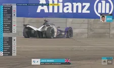 Thumbnail for article: Derde titelrivaal De Vries crasht in laatste Formule E-race