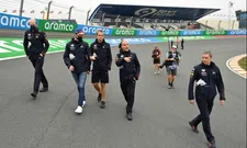 Thumbnail for article: Verstappen gaat voor ongebruikelijke trackwalk in Zandvoort om baan te verkennen