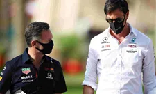 Thumbnail for article: Mercedes ontkent dat zij onderzoek naar Verstappen in gang hebben gezet