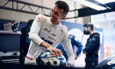 Thumbnail for article: 'Albon gespot tijdens fotoshoot en lijkt op weg naar Williams'