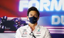 Thumbnail for article: Wolff over sprint Hamilton: "Heel ongewoon voor hem"