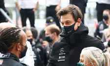 Thumbnail for article: Wolff hult zich in nevelen omtrent mogelijk aanstaande motorwissel Hamilton