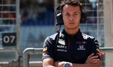 Thumbnail for article: Albon blijft trouw aan Red Bull: "We hebben een kampioenschap te winnen"