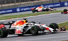 Thumbnail for article: Verstappen geeft Hamilton stress: 'Lewis laat dat nooit aan de buitenwereld zien'