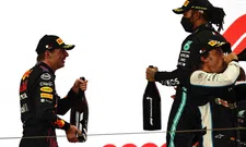 Thumbnail for article: Brundle: 'Verstappen en Hamilton leken in een andere categorie te racen'