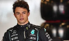 Thumbnail for article: De Vries shocked by race rule: 'Title taken away from Hamilton'