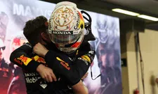 Thumbnail for article: Albon over zelfverzekerde Verstappen: 'Vertrouwen in wat hij doet'