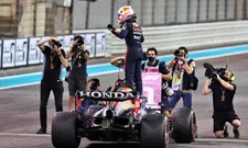 Thumbnail for article: Verstappen kan bij een zeer exclusief groepje coureurs komen in 2022