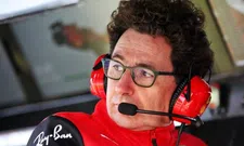 Thumbnail for article: Binotto reageert op fouten Ferrari: "Moest een keuze maken tussen de twee"