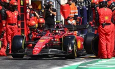 Thumbnail for article: Beide Ferrari-coureurs in de fout: Sainz reed door rood licht bij stop