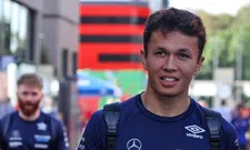 Thumbnail for article: Albon vertelt over verkeerde prioriteiten Williams: "Dat was niet zo leuk"