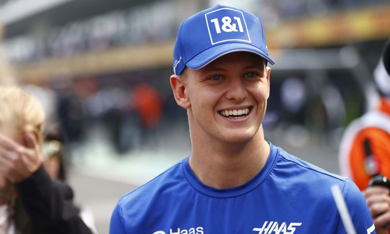 Schumacher won't give up F1 dream just yet