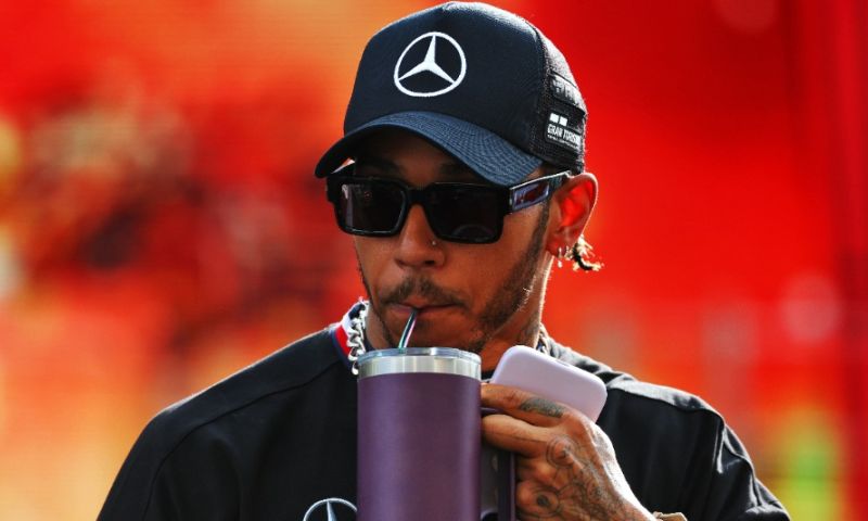 Hamilton über Bonnington bei Mercedes