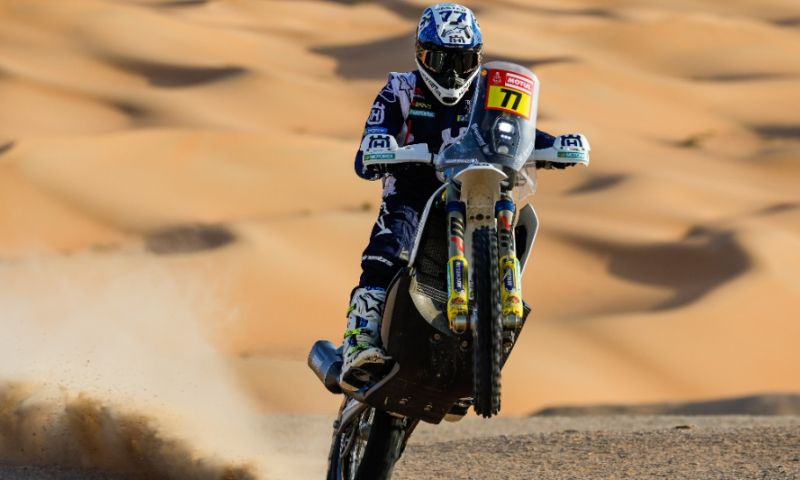 Benavides wins Dakar Rally on motorbikes