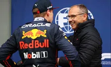 Thumbnail for article: 'Dit is waarom Domenicali niet kwam opdagen bij Red Bull-lancering RB19'