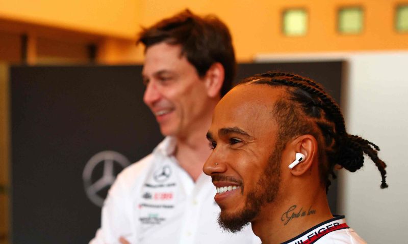 wat gaat mercedes doen als hamilton vertrekt?