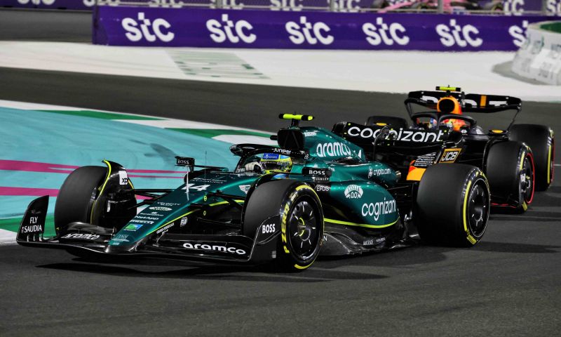 alonso raakt podiumplaats kwijt in jeddah