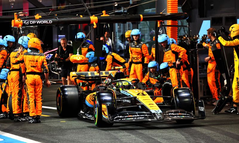 Rondleiding Piastri en Norris in nieuwe windtunnel McLaren