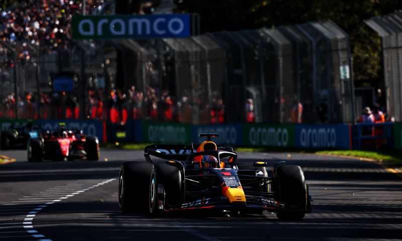 verstappen over snelheid mercedes