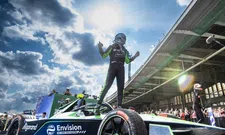 Thumbnail for article: Woede om klimaatactivisten die start Formule E-race in Berlijn verstoren