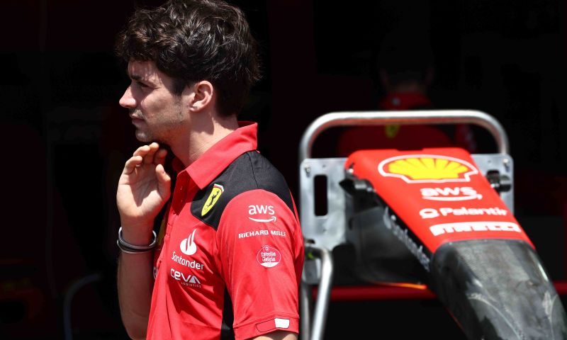 leclerc ontkent geruchten over mogelijke mercedes overstap