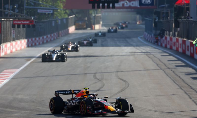 Sergio Perez vince la gara sprint dell'Azerbaigian per la Red Bull