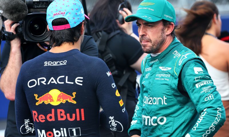 Alonso rekent niet op overwinning: ‘Zelfs podium wordt moeilijk’