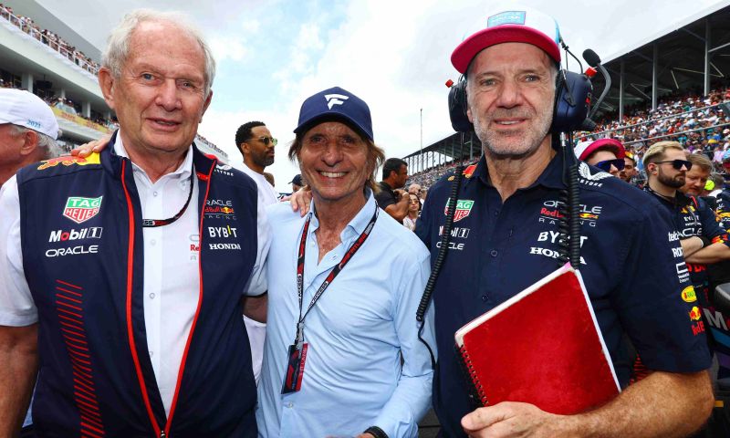 mercedes pleegde telefoontje naar newey om hem te verleiden