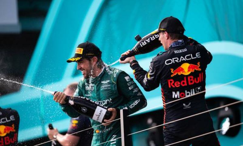 Interview Van Buren Verstappen verslaat specialist Perez