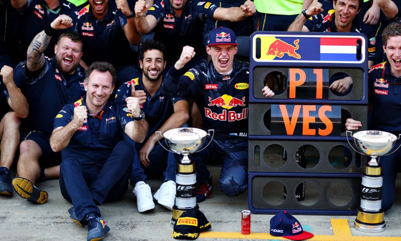 Verstappen in 2016 jongste winnaar ooit