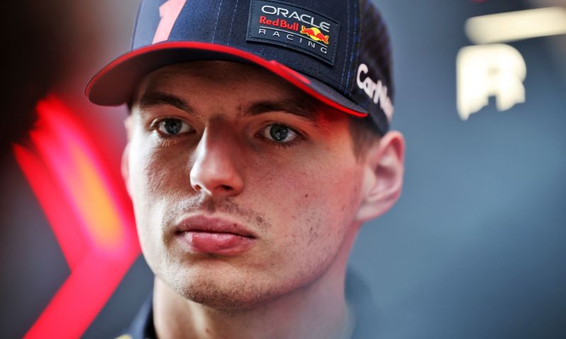 Max Verstappen toont zijn goede karakter door simrace te organiseren 