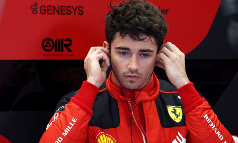 Charles Leclerc startet in Barcelona aus der Boxengasse