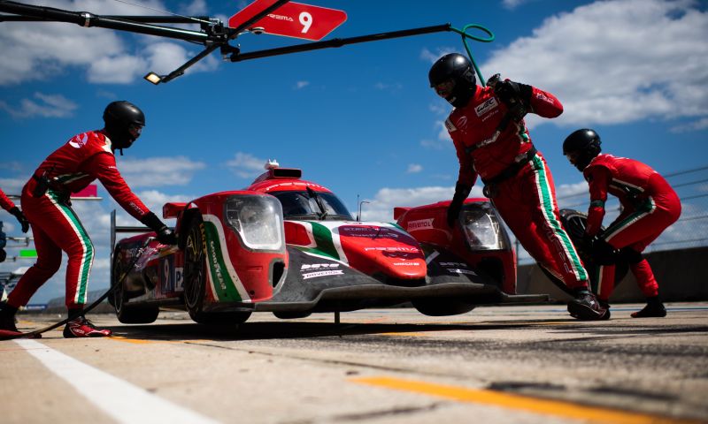 Catsburg inizia la 24 Ore di Le Mans dalla pole Van der Zande a fuoco