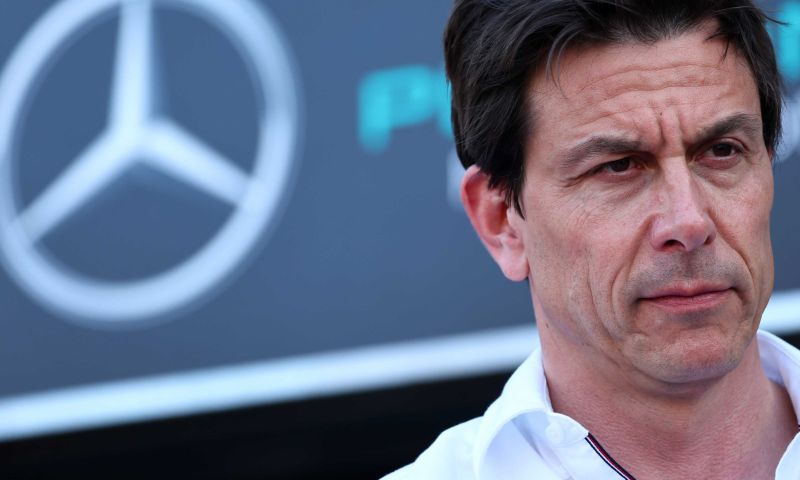 Wolff sulle cuffie rotte e su Horner