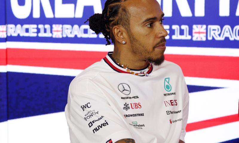 leclerc and tsunoda on lewis hamilton