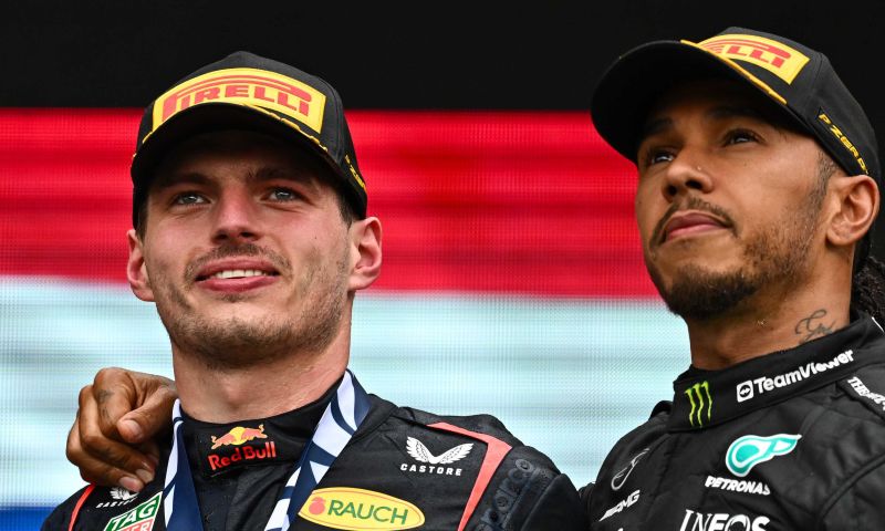 Steiner chooses between Verstappen and Hamilton