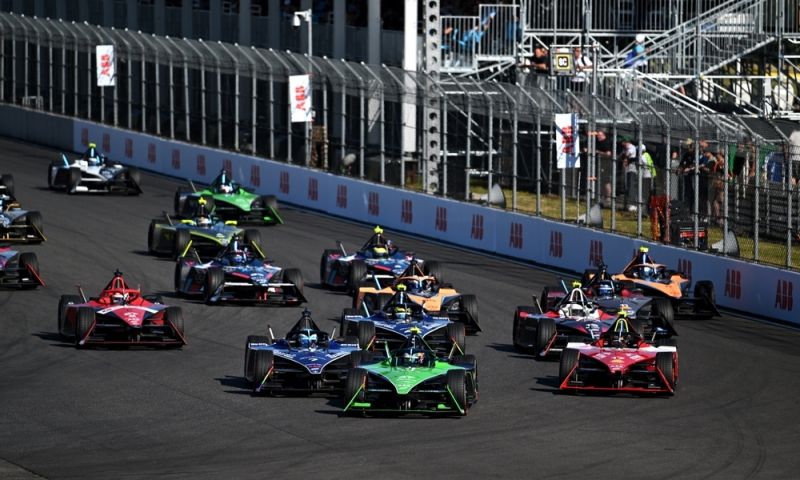 Things go wrong again at ePrix Rome: Evans lands on Cassidy