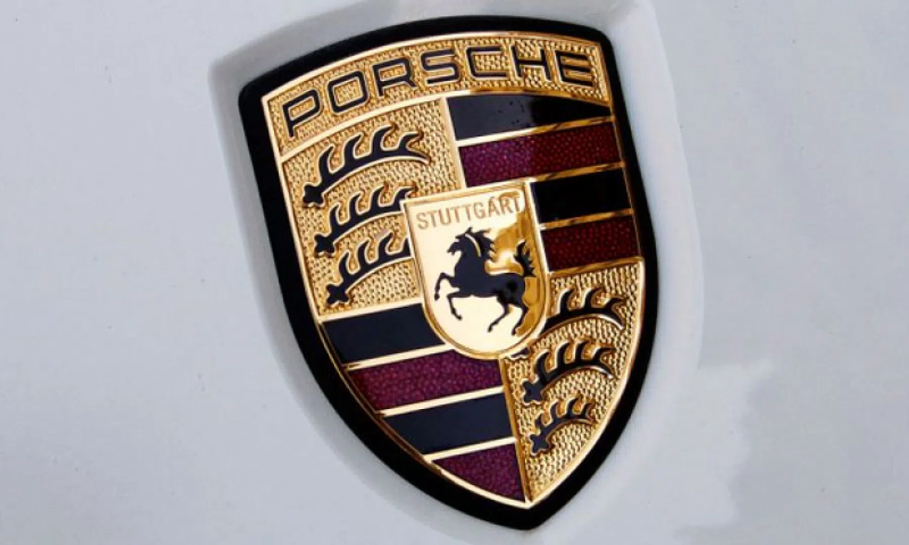 Porsche commits to Formula E, F1 project shelved