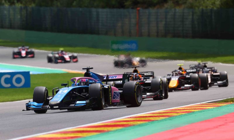 F2 in Belgien | Doohan gewinnt nach glücklichem Safety Car, Pourchaire neuer Spitzenreiter