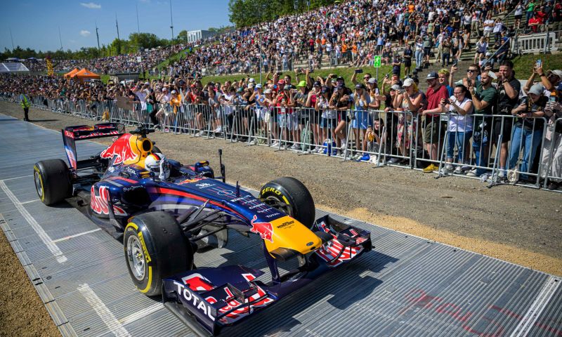 Voir : Vettel et Coulthard font des tonneaux et se déchirent sur la Nordschleife