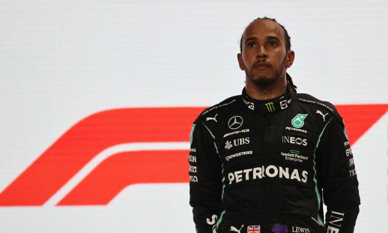 hamilton revient au sommet avec mercedes et une meilleure w15